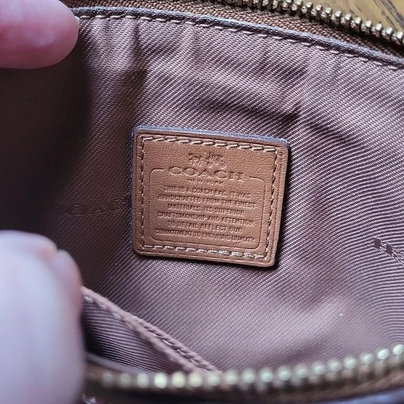 Coach Wristlet - Picture 10 of 17